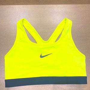 Nike pro sports bra